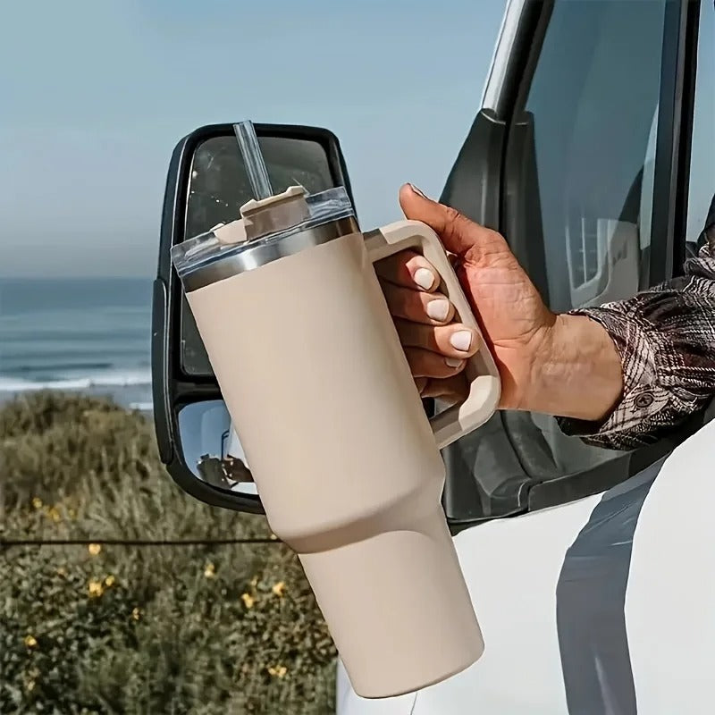Move Thermal Cup 1200ml Branco MoveBemVida — detalhe da tampa e canudo